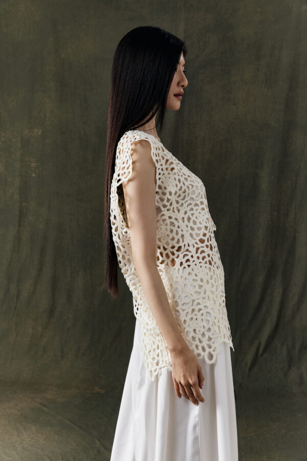 Study 01 – Form 24, Aster Top in White - Image 2